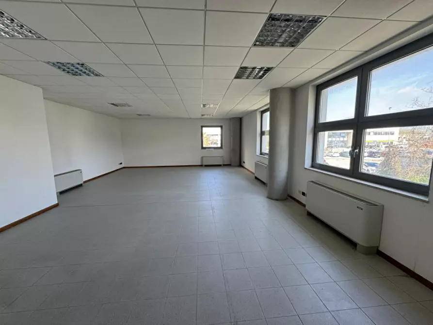 Immagine 1 di Ufficio in vendita  in VIA ZUCCHERIFICIO a Este