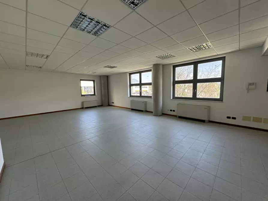 Immagine 4 di Ufficio in vendita  in VIA ZUCCHERIFICIO a Este