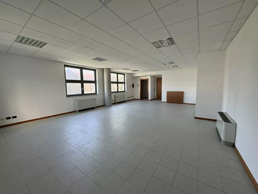 Immagine 6 di Ufficio in vendita  in VIA ZUCCHERIFICIO a Este