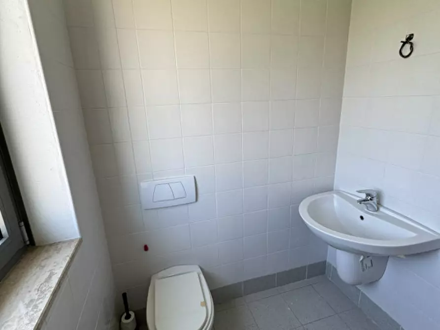 Immagine 8 di Ufficio in vendita  in VIA ZUCCHERIFICIO a Este