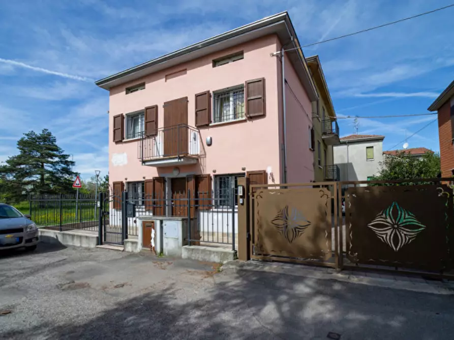 Immagine 1 di Villa in vendita  in Via Confalonieri a Fidenza