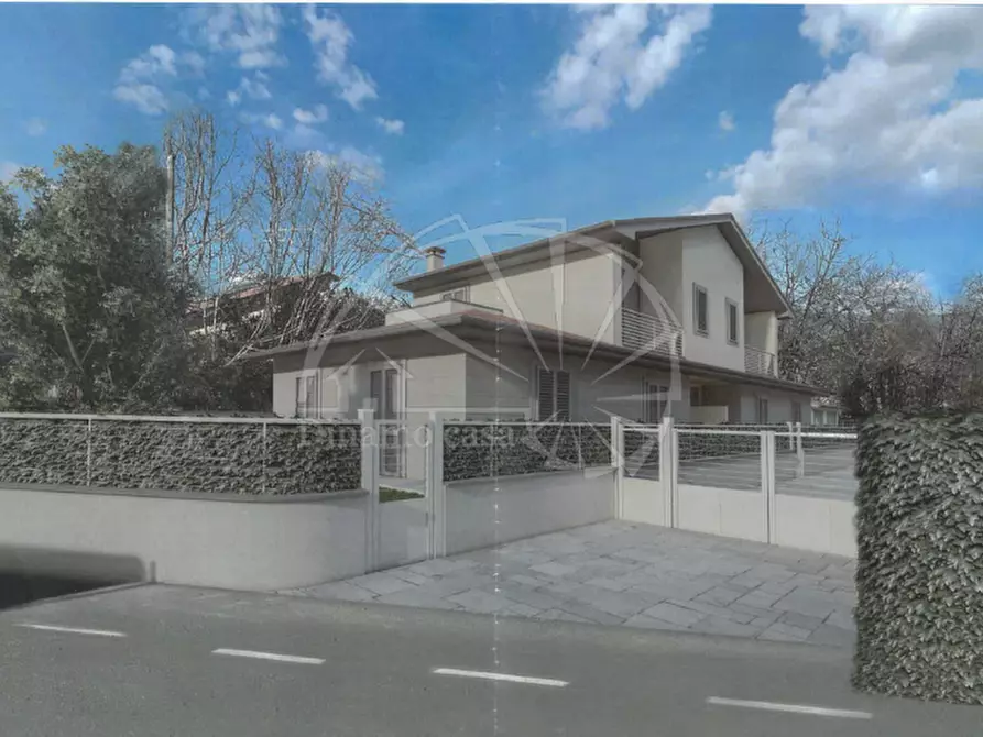 Immagine 4 di Villa in vendita  a Prato