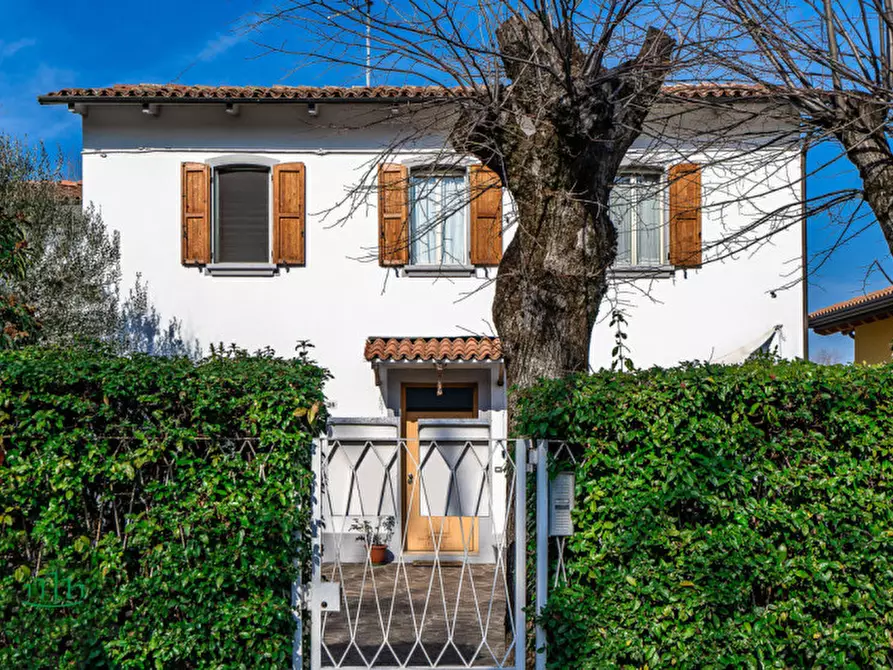 Immagine 1 di Casa bifamiliare in vendita  in VIA BENASSI 94 a San Lazzaro Di Savena