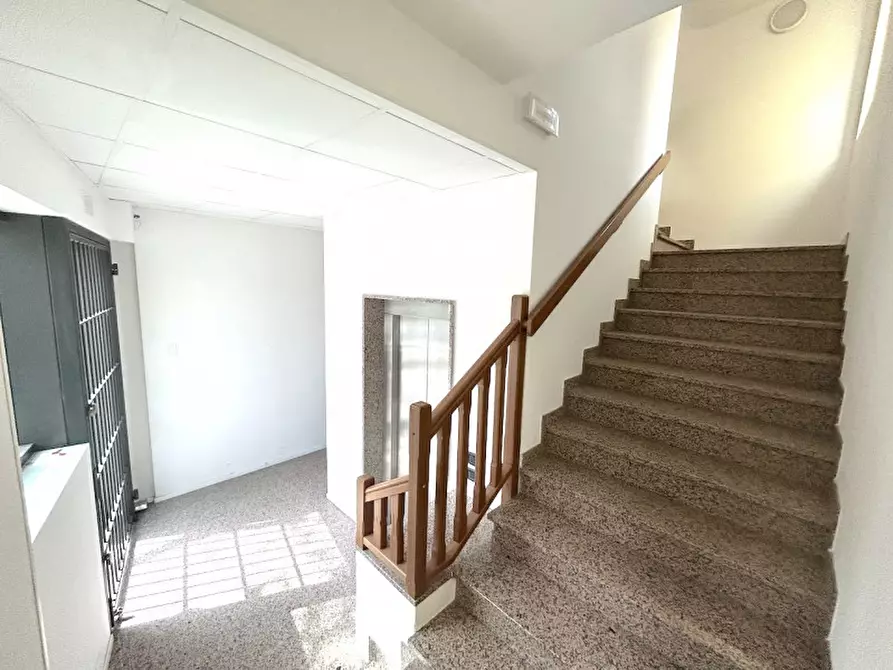 Immagine 5 di Negozio in affitto  in VIALE ROMA a Forli'