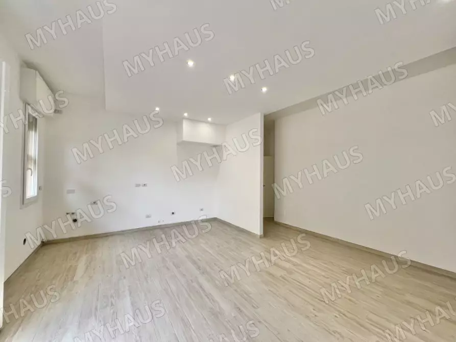 Immagine 10 di Appartamento in vendita  in Lungomare Grazia Deledda 108 a Cervia