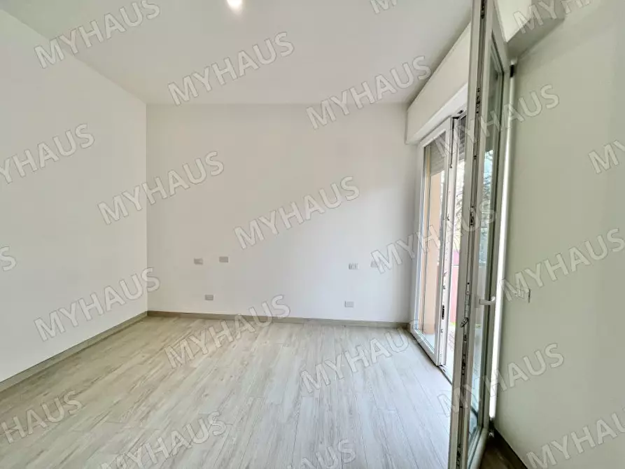 Immagine 18 di Appartamento in vendita  in Lungomare Grazia Deledda 108 a Cervia