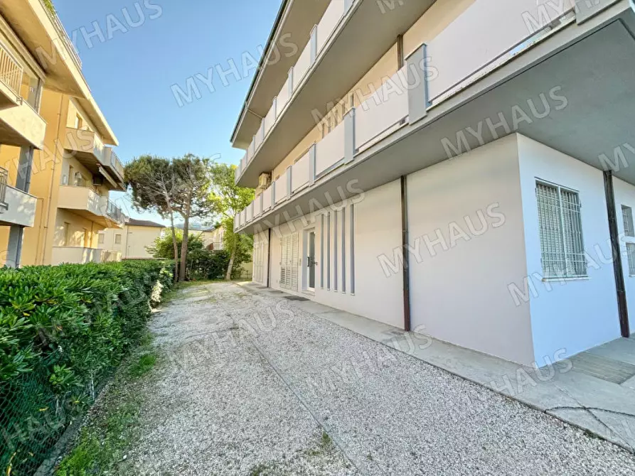 Immagine 24 di Appartamento in vendita  in Lungomare Grazia Deledda 108 a Cervia