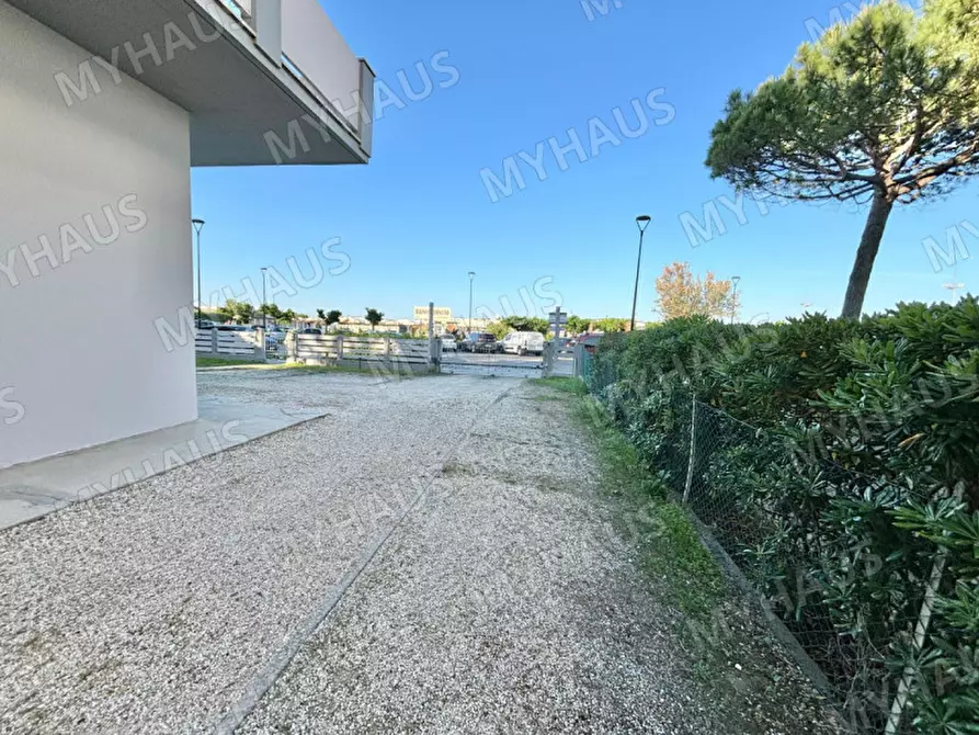 Immagine 26 di Appartamento in vendita  in Lungomare Grazia Deledda 108 a Cervia