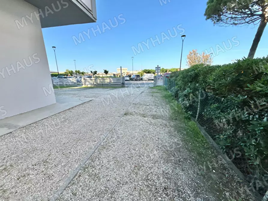 Immagine 27 di Appartamento in vendita  in Lungomare Grazia Deledda 108 a Cervia