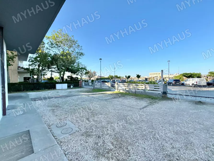 Immagine 28 di Appartamento in vendita  in Lungomare Grazia Deledda 108 a Cervia