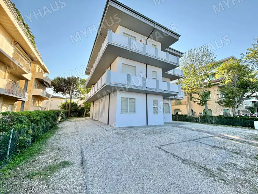 Immagine 29 di Appartamento in vendita  in Lungomare Grazia Deledda 108 a Cervia