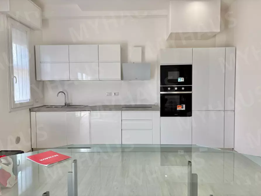 Immagine 6 di Appartamento in vendita  in Lungomare Grazia Deledda 108 a Cervia