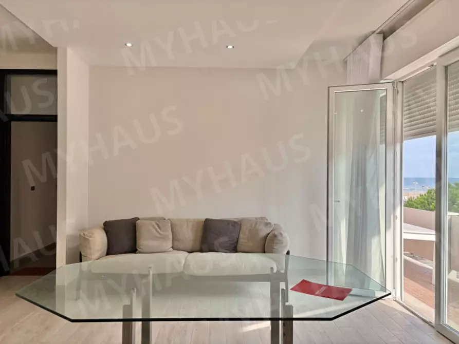 Immagine 18 di Appartamento in vendita  in Lungomare Grazia Deledda 108 a Cervia