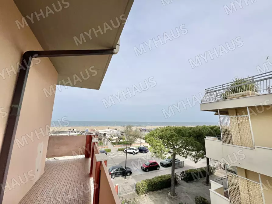 Immagine 28 di Appartamento in vendita  in Lungomare Grazia Deledda 108 a Cervia