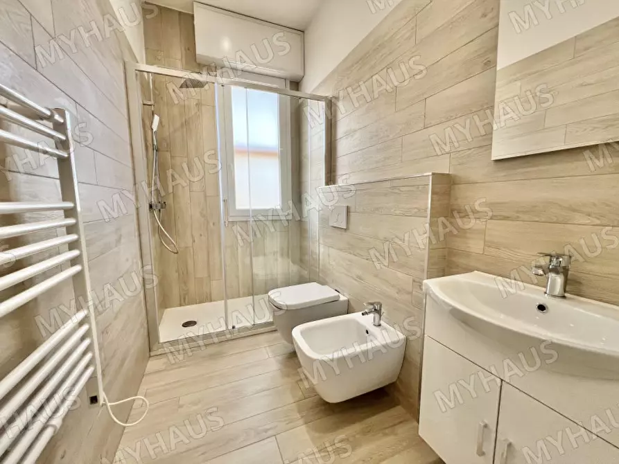 Immagine 37 di Appartamento in vendita  in Lungomare Grazia Deledda 108 a Cervia