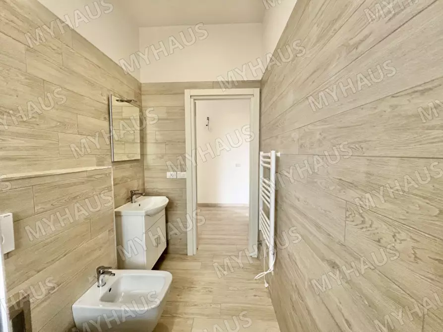 Immagine 39 di Appartamento in vendita  in Lungomare Grazia Deledda 108 a Cervia