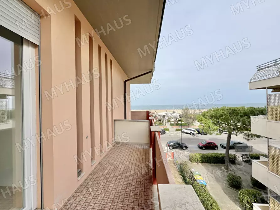 Immagine 41 di Appartamento in vendita  in Lungomare Grazia Deledda 108 a Cervia