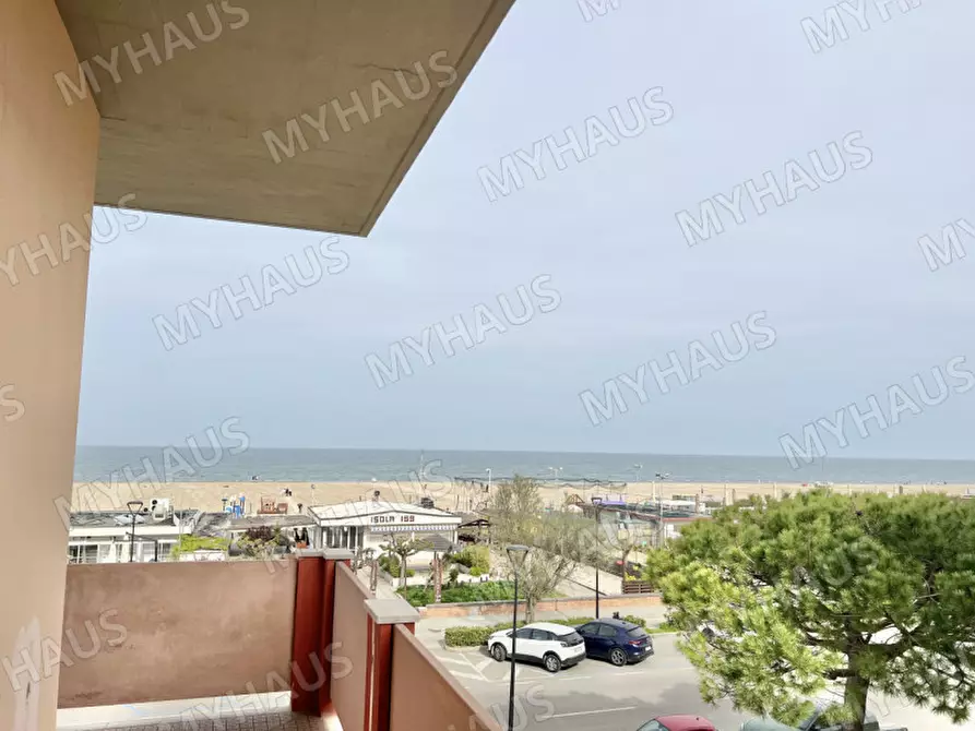 Immagine 42 di Appartamento in vendita  in Lungomare Grazia Deledda 108 a Cervia