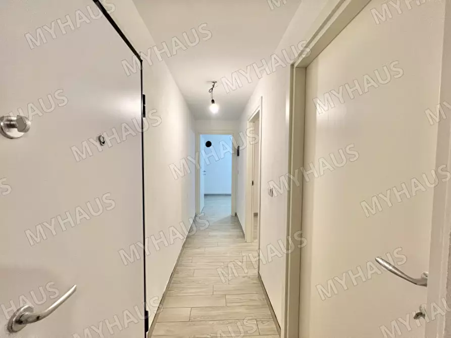 Immagine 2 di Cantina in vendita  in grazia deledda 108 a Cervia