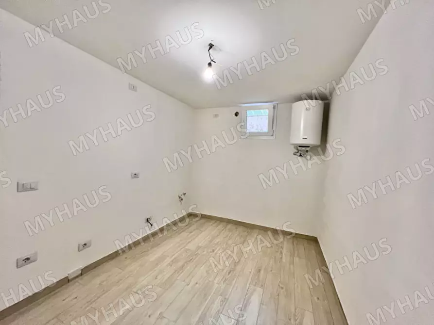 Immagine 6 di Cantina in vendita  in grazia deledda 108 a Cervia