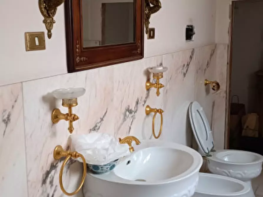 Immagine 9 di Villa in vendita  in Via Canton Chiedo 16 a Caravate