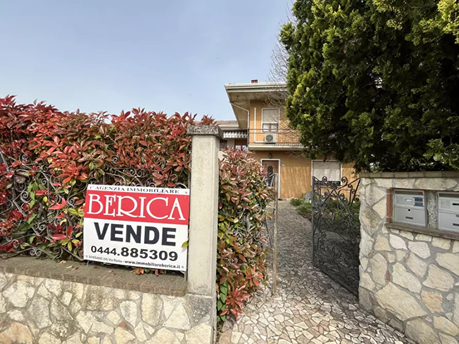Immagine 1 di Appartamento in vendita  in Via Roma a Val Liona