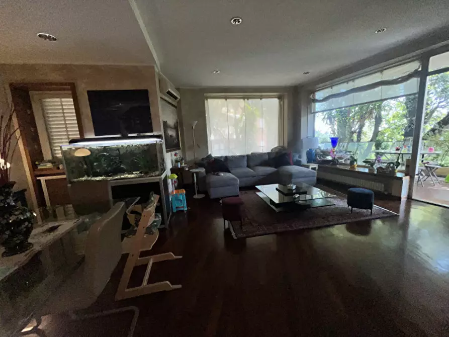 Immagine 21 di Appartamento in vendita  in Via Misurina a Roma