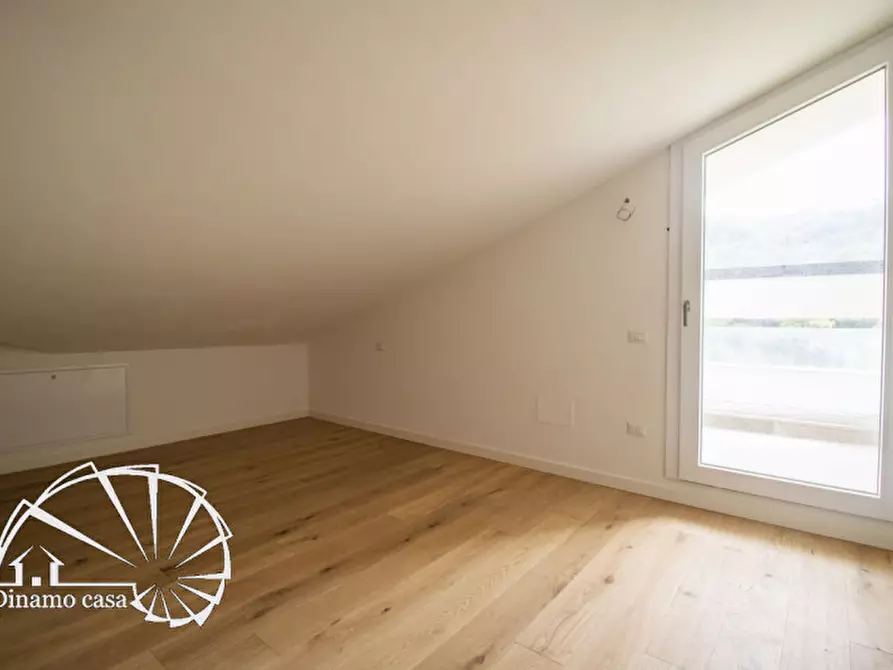 Immagine 8 di Appartamento in vendita  a Vaiano