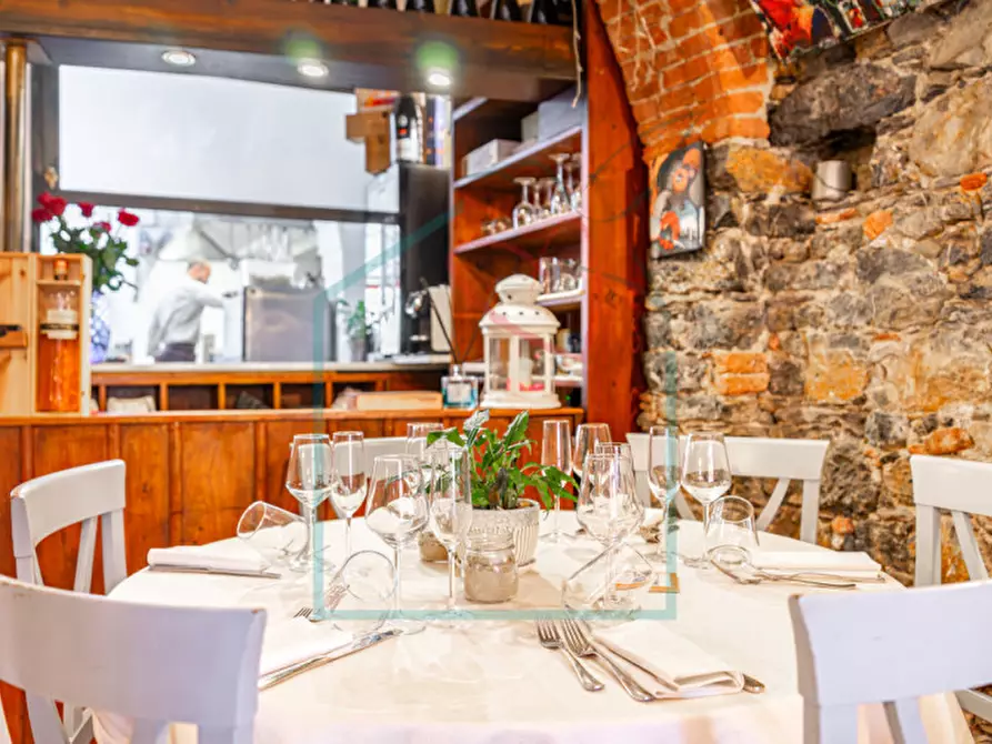 Immagine 3 di Attività commerciale in vendita  a Lerici