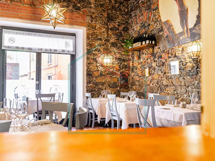 Immagine 10 di Attività commerciale in vendita  a Lerici