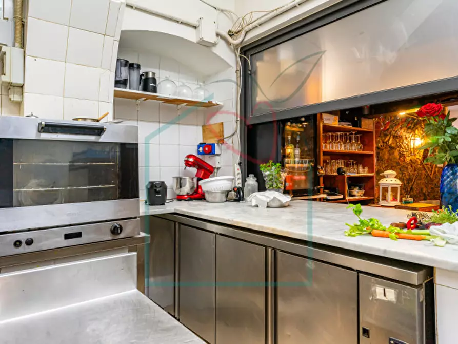 Immagine 11 di Attività commerciale in vendita  a Lerici