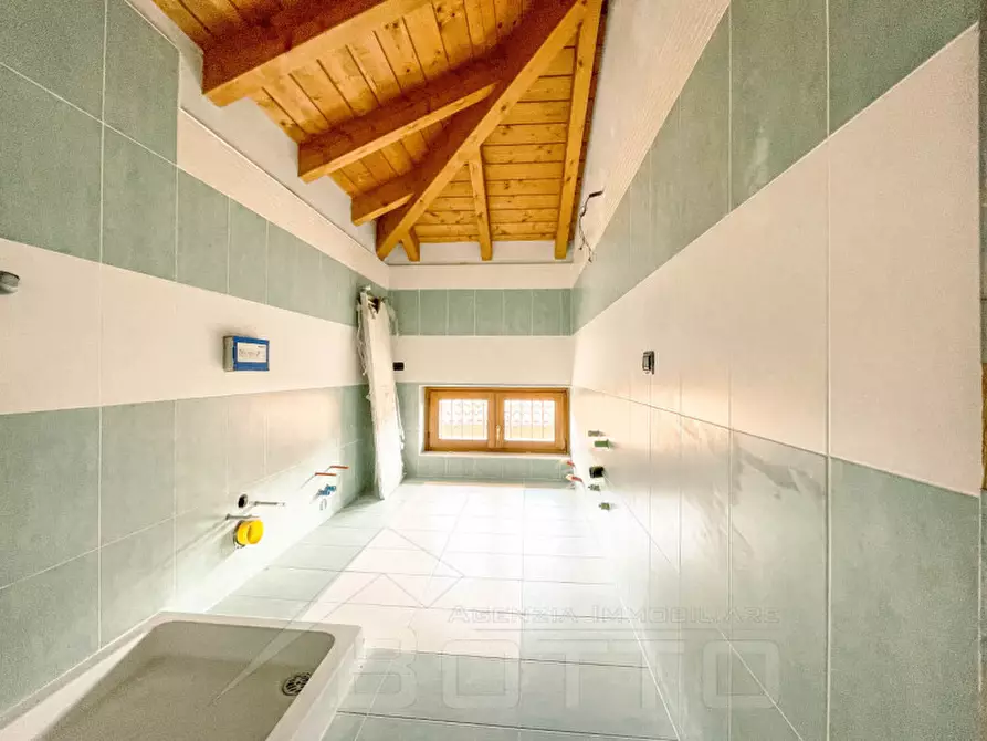 Immagine 6 di Appartamento in vendita  in Via Sanado, 58 a Borgomanero