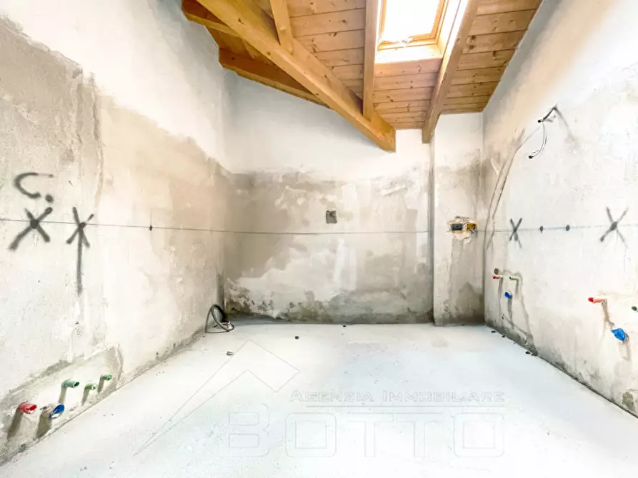 Immagine 8 di Appartamento in vendita  in Via Sanado, 58 a Borgomanero