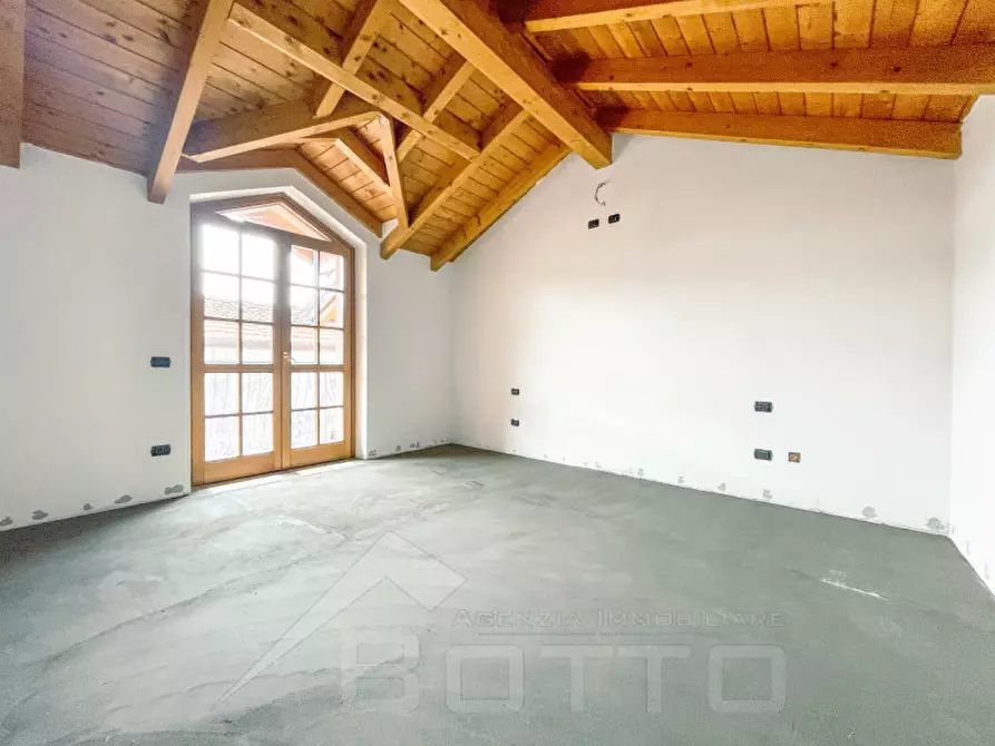 Immagine 9 di Appartamento in vendita  in Via Sanado, 58 a Borgomanero
