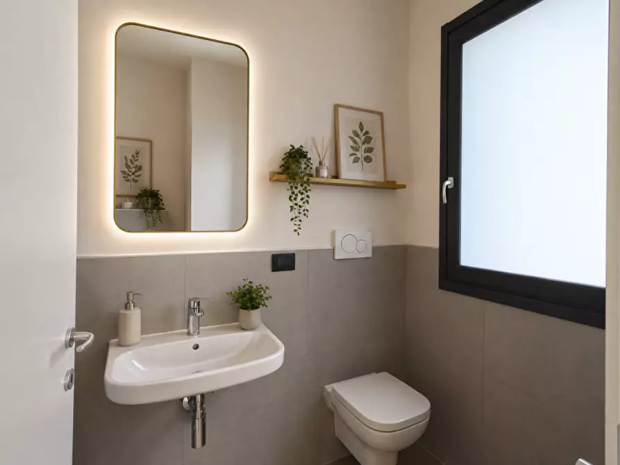 Immagine 13 di Appartamento in vendita  in Via Montegallo a Roma
