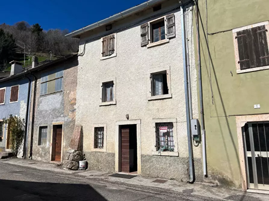 Immagine 1 di Rustico / casale in vendita  in Via Fontani a Velo Veronese