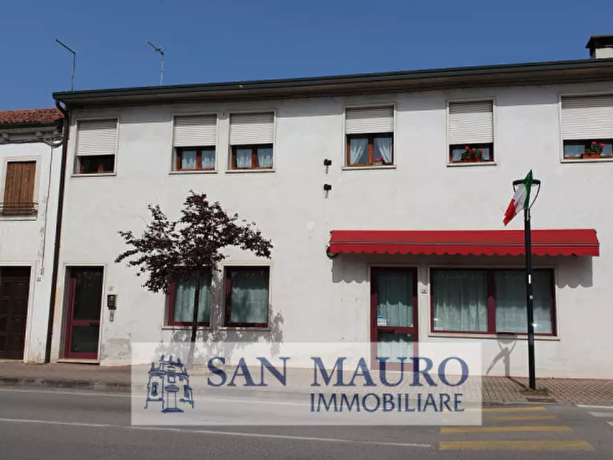 Immagine 1 di Palazzo in vendita  in Via Manzoni a Bolzano Vicentino