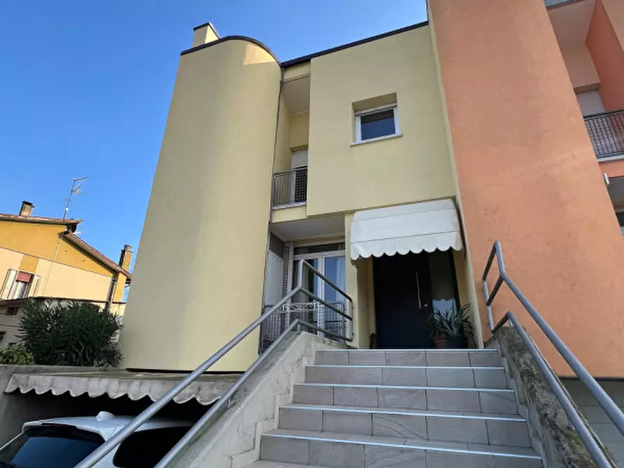 Immagine 1 di Casa trifamiliare in vendita  in via roma a Campodoro