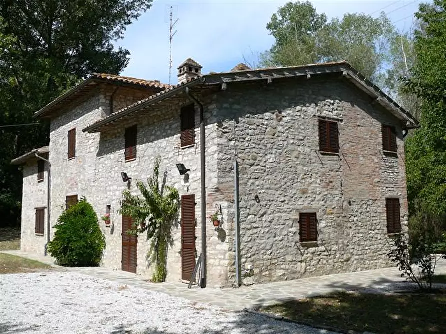 Immagine 1 di Rustico / casale in vendita  in San Giovanni del Pantano a Perugia