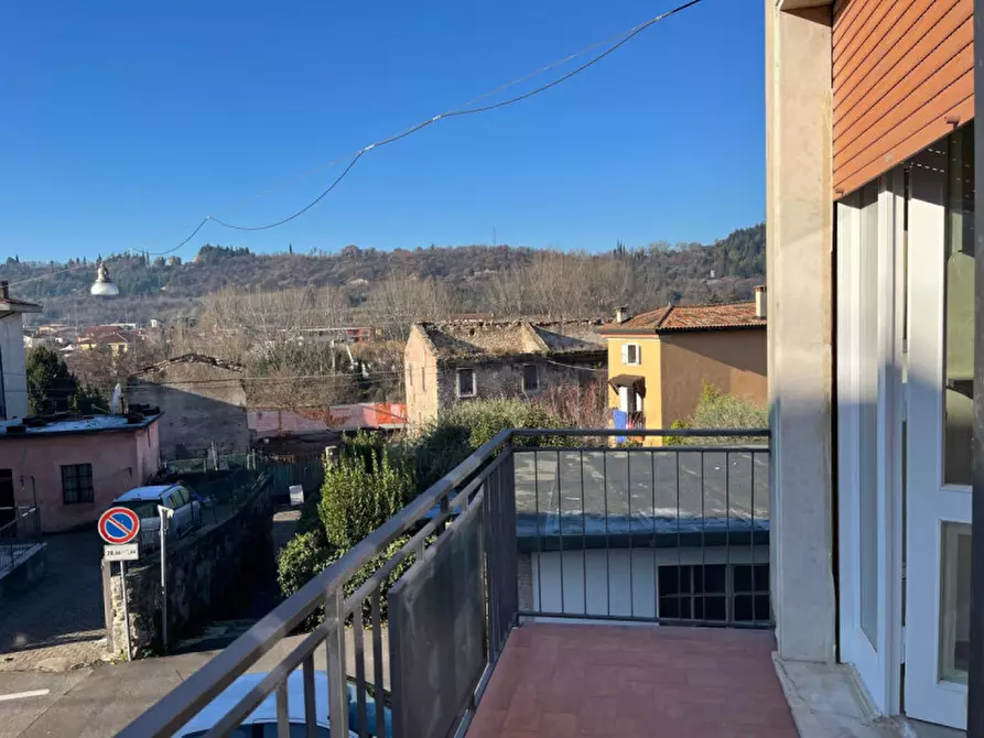 Immagine 11 di Appartamento in vendita  a Sant'ambrogio Di Valpolicella