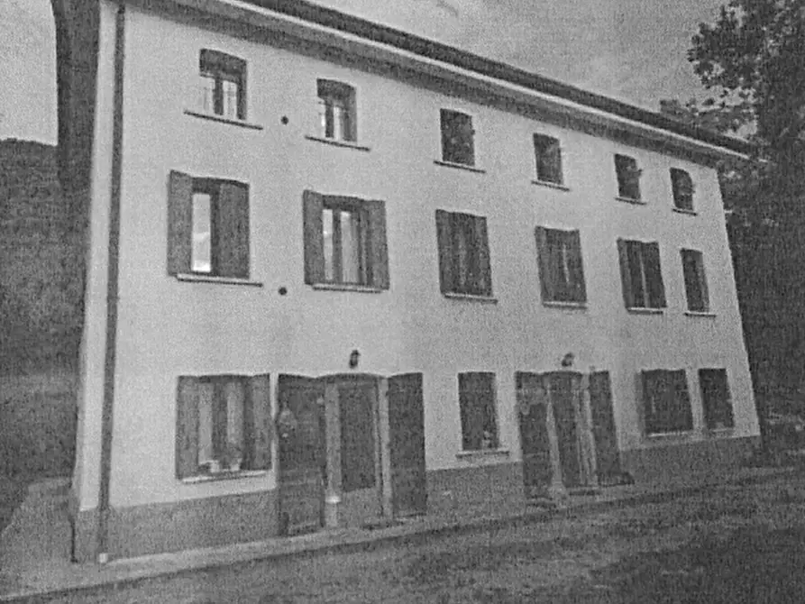 Immagine 1 di Casa indipendente in vendita  in Via Sottocroda 85 a Revine Lago
