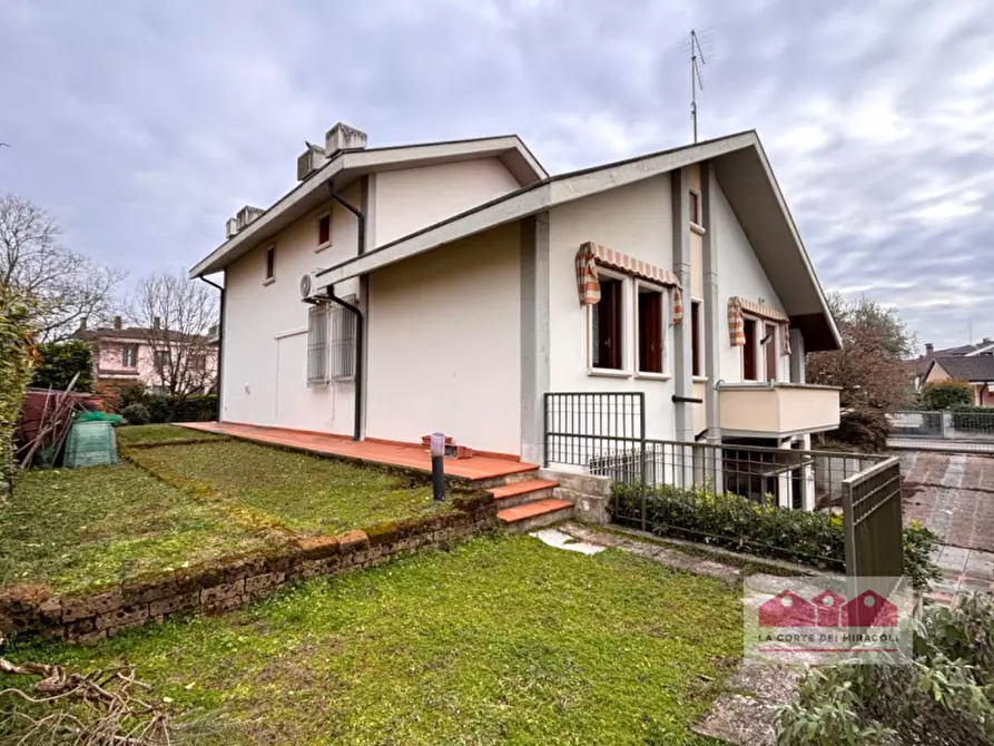 Immagine 5 di Casa indipendente in affitto  in Via delle Stelle Alpine a Creazzo