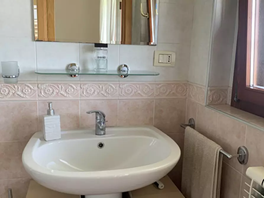 Immagine 117 di Appartamento in vendita  in LARGO GUIDO BUZZELLI a Roma