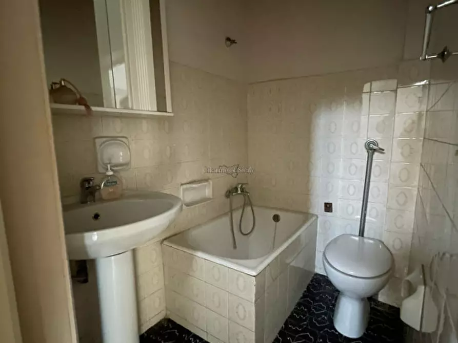 Immagine 10 di Casa indipendente in vendita  in Via Tirella a Modica