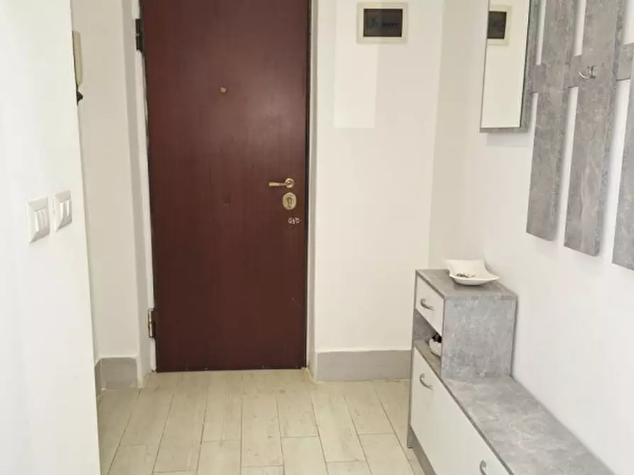 Immagine 2 di Appartamento in vendita  in via del labaro a Roma