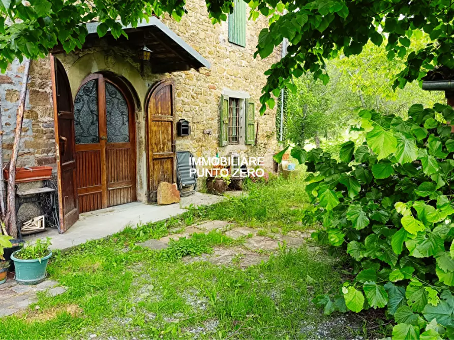 Immagine 1 di Rustico / casale in vendita  in str Provinciale 14 a Tizzano Val Parma