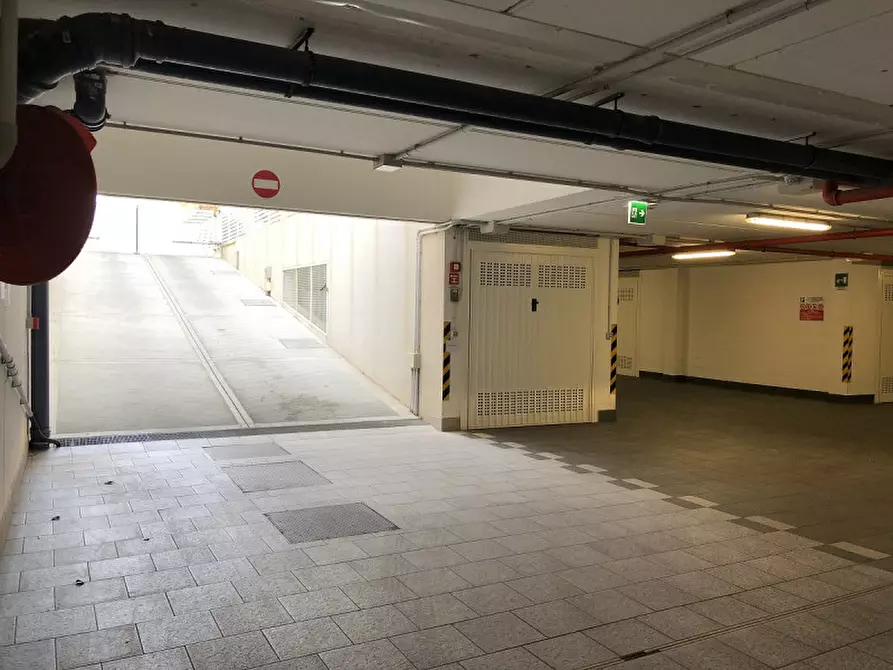 Immagine 1 di Garage in vendita  in Viale Amerigo Vespucci a Chioggia