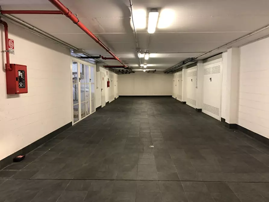 Immagine 2 di Garage in vendita  in Viale Amerigo Vespucci a Chioggia