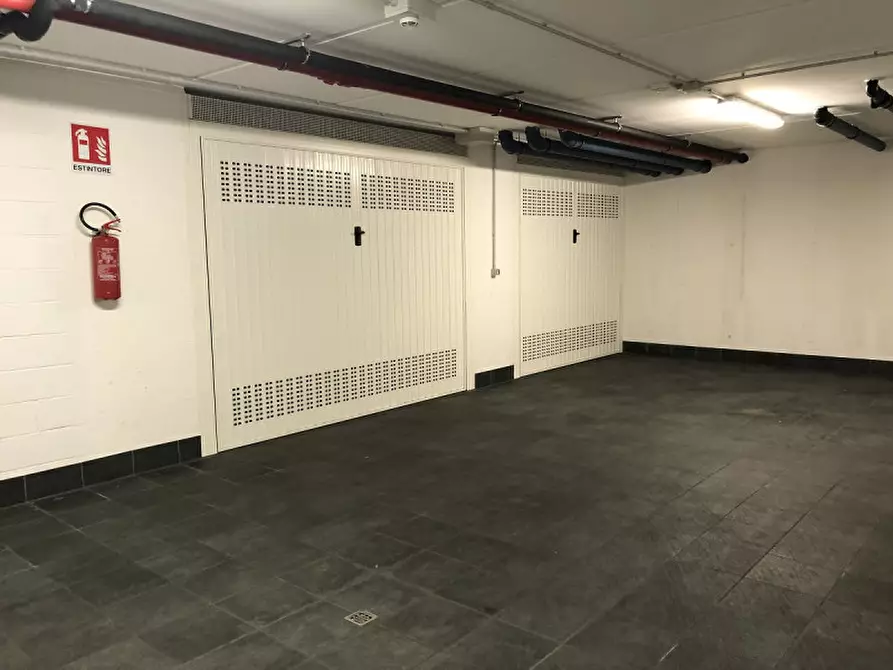 Immagine 3 di Garage in vendita  in Viale Amerigo Vespucci a Chioggia