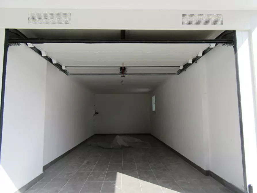 Immagine 31 di Appartamento in vendita  in Via Savonarola a Padova